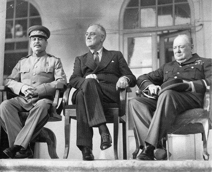 Conferencia de Teheran: Stalin, Roosevelt y Churchill
