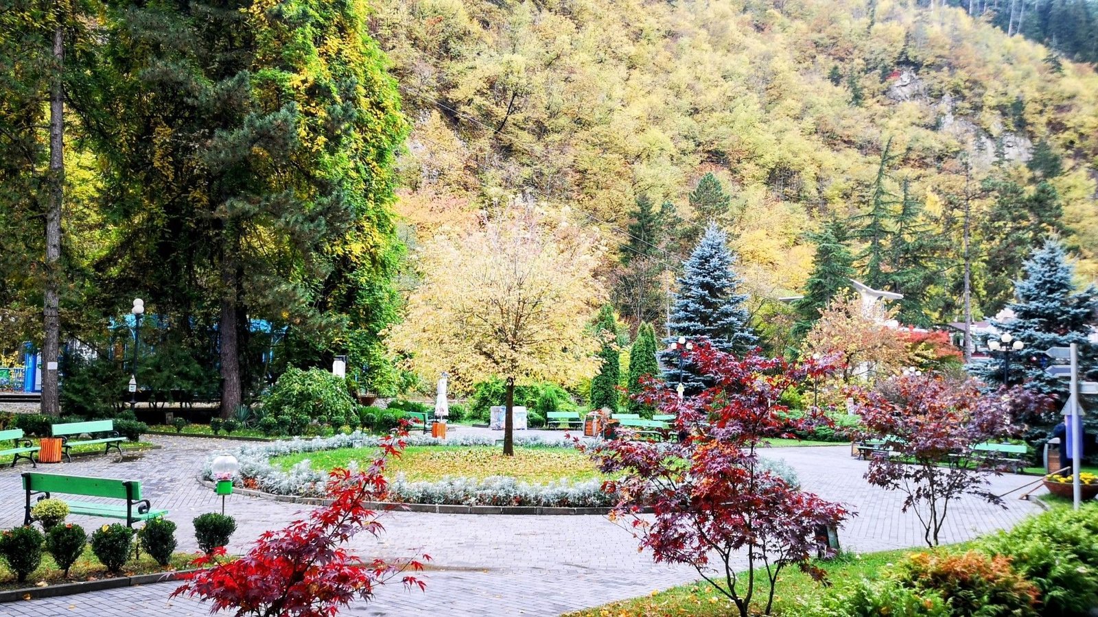 El parque de Bordjomi en otoño