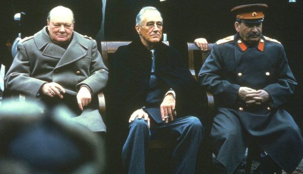 Winston Churchill, Franklin Roosevelt y Joseph Stalin, en la Conferencia de Yalta.